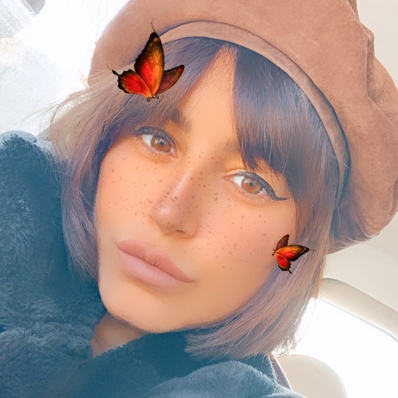 Meet your Posher, Jessica - Picture 1 of 1